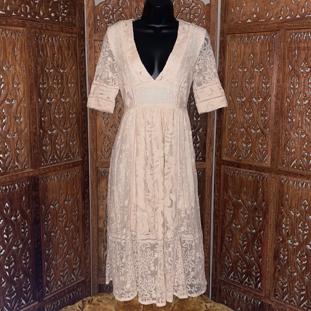 Lace MIDI Dress